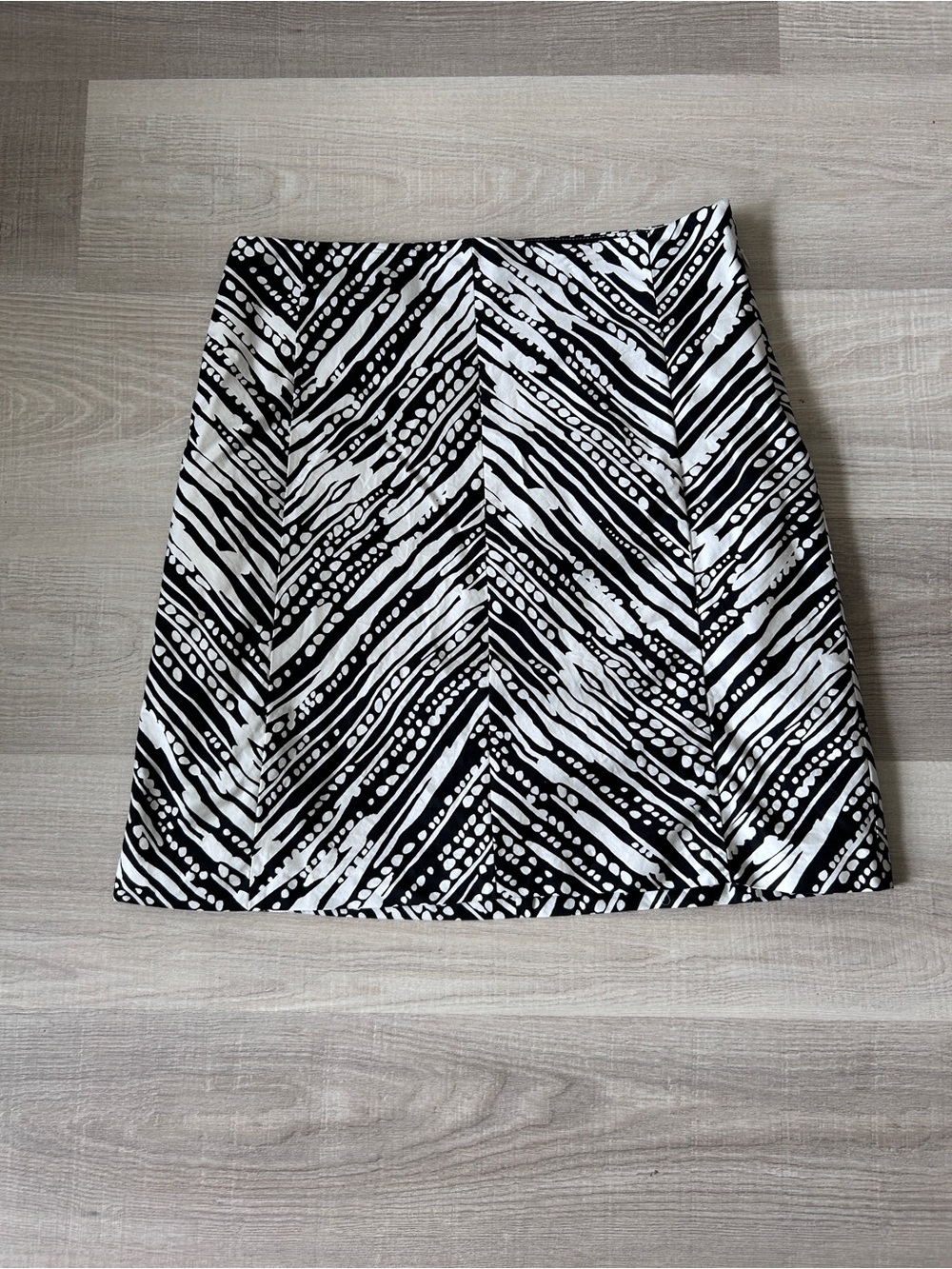 The Limited Black & White Stripe A-Line Mini Skirt Size 6